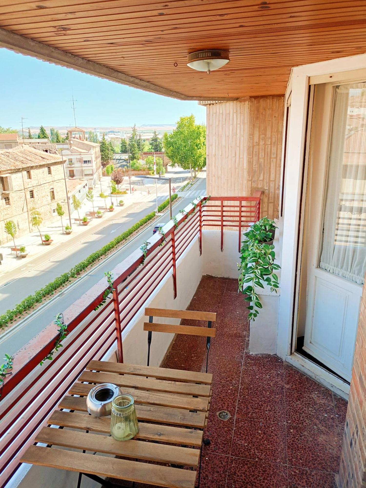 Pension Las Hojas Tudela Esterno foto